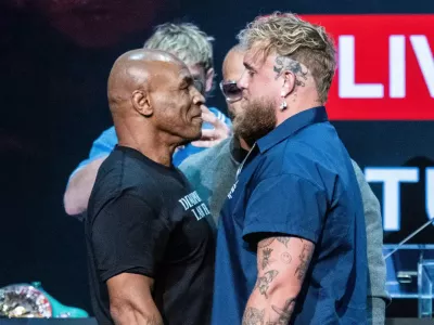 Mike Tyson vs Jake Paul